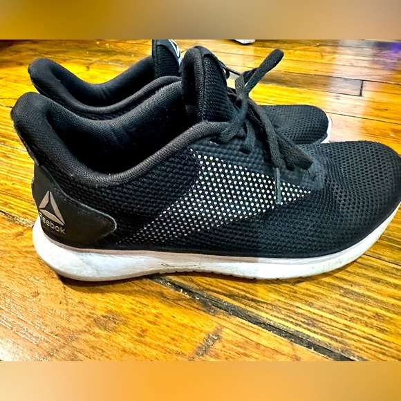 Reebok Shoes - Size 8 Black Reebok sneakers